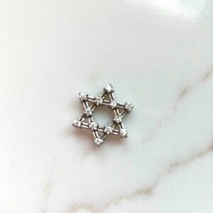 Elegant Silver Star Pendant